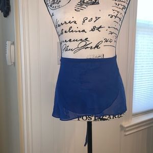 Capezio Chiffon ballet skirt , wrap around . Tie in front or back Royal blue S